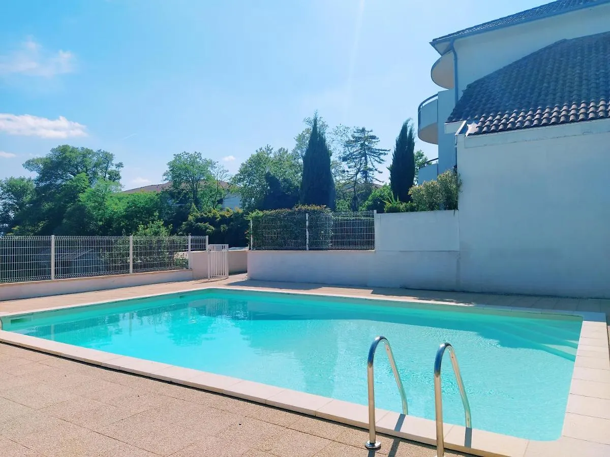 La Baignade de Montaigu, piscine et garage couvert Bayonne 0*,  France